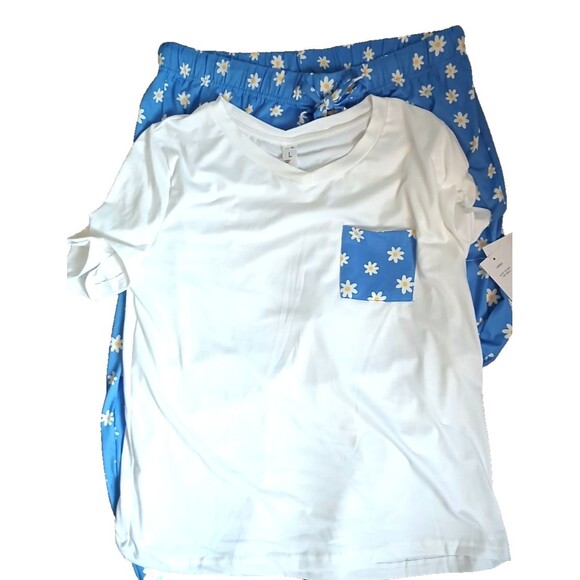 JustBe Apparel Other - NWT JustBe Apparel short sleeve blue pajamas daisies size L polyester blend soft